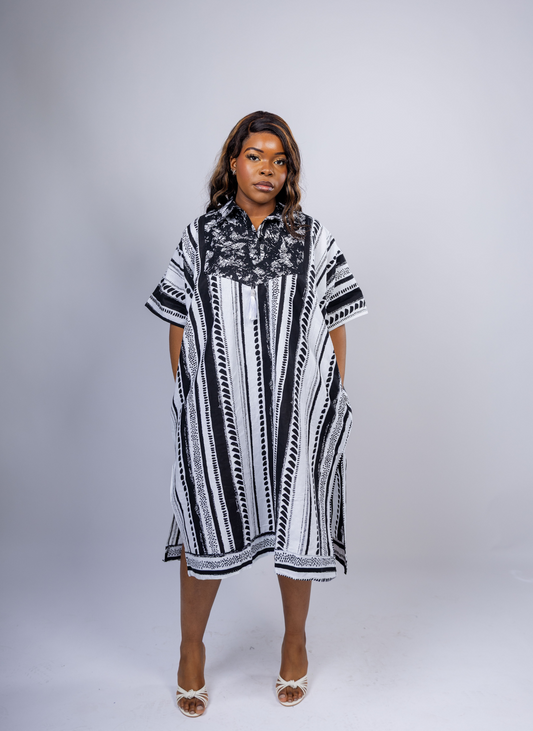 Ethically made one-size-fits-all African print kaftan dress with collar and pockets